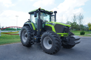 中联重科PZ3004拖拉机赋能规模化农业“加速度”